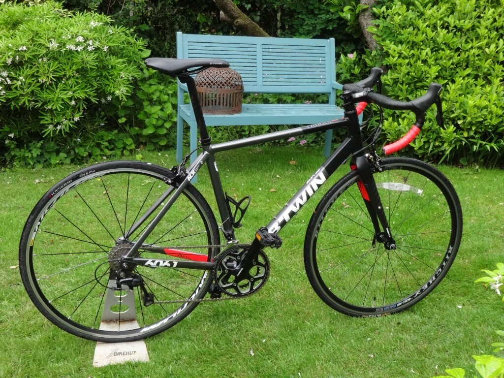 Unisex Btwin Triban 540 Road Bike.Hardly used. 9.5Kg. 22 Spds. (5'6--6'0)  RRP £600 | in Didsbury, Manchester | Gumtree